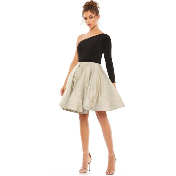 Mac Duggal Dresses & Skirts - Ieena For Mac Duggal Black & Gold One Shoulder A-Line Dress Size 2